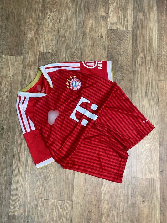 Bayern Master version 2026/27 Home kit half sleeve - P2508 | Jersey Kada