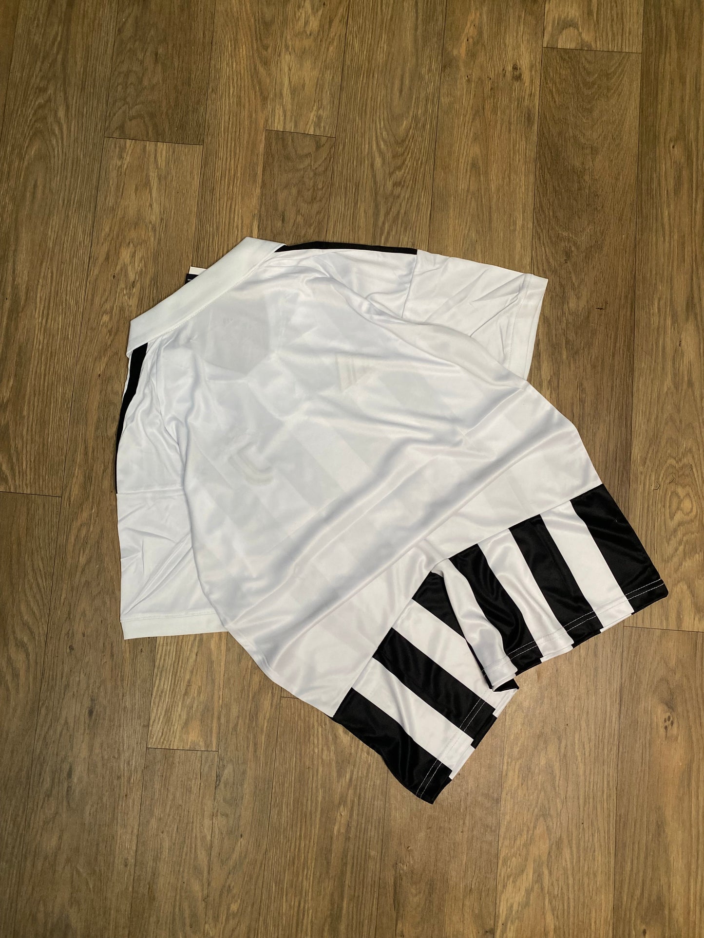Juventus Fan version 2026/27 Home kit Half Sleeve Collar Embroidery - P2395 | Jersey Kada